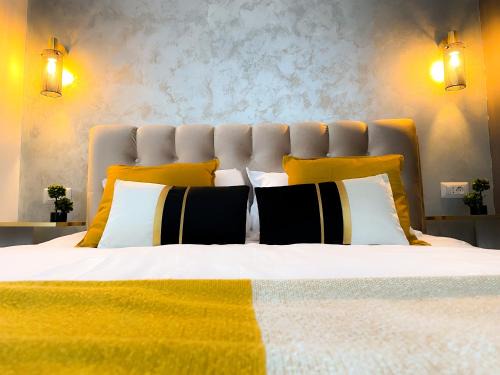 Sector 3 Apartment | Elegant Metropolis: 4-Star Stay with Pet-Friendly Perks