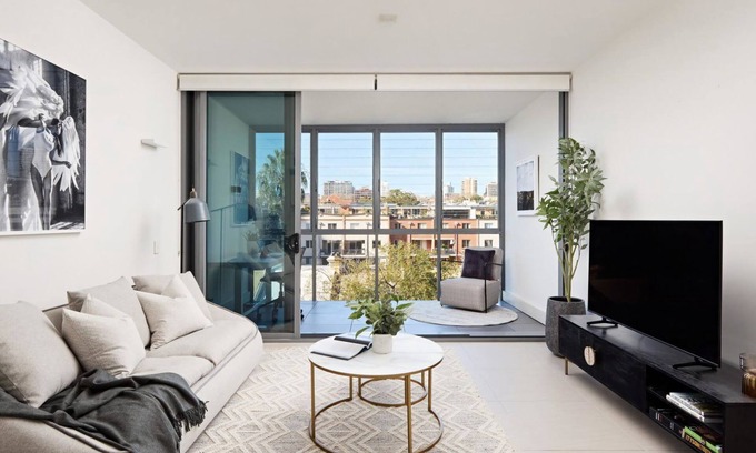 Woolloomooloo Apartment | Discover Metropolitan Woolloomooloo: Family-Friendly Stay