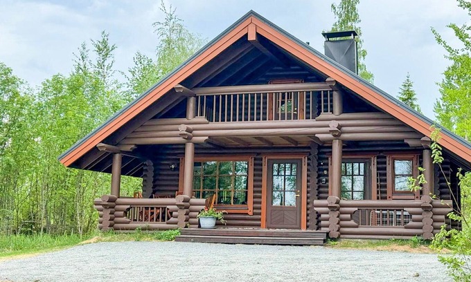 Kinnula House | Stay at Metsä-pihlaja: Lake View & Spa Retreat Awaits!
