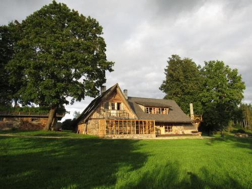 Otepaa House | Delightful Metsatu Valge Elevandi Retreat with Ocean Views
