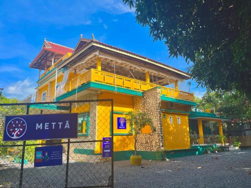 Kampot Bed & Breakfast | Eco-Friendly Cambodhi: Vegan Guesthouse with Great Amenities