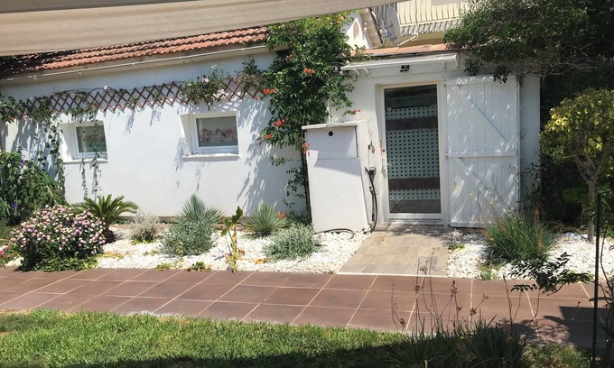 La Garde House | Meublé Cl:2 à 10 à Pied Plages