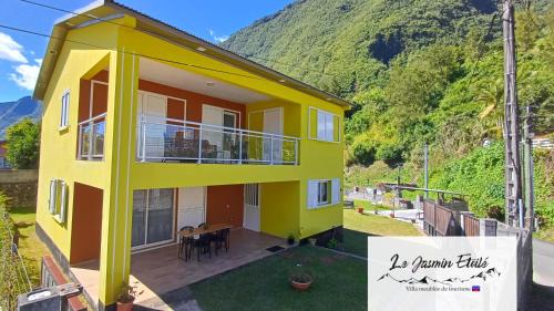 Hell-Bourg House | Elegant Stay at Meublé de tourisme "Le Jasmin Étoilé"