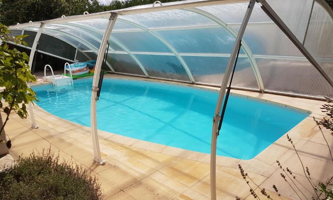 Kuttolsheim House | Relax at Meublé du Vignoble: Pool & Sauna Near Strasbourg