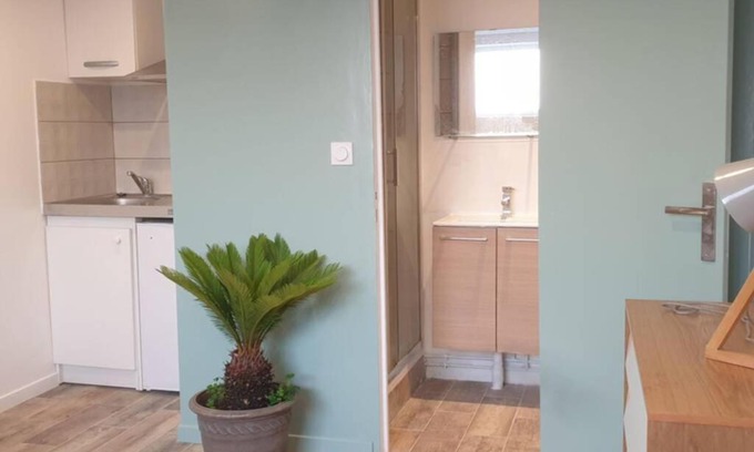 Meudon Apartment | Inviting Meudon Studio: Fully Equipped & Family-Friendly