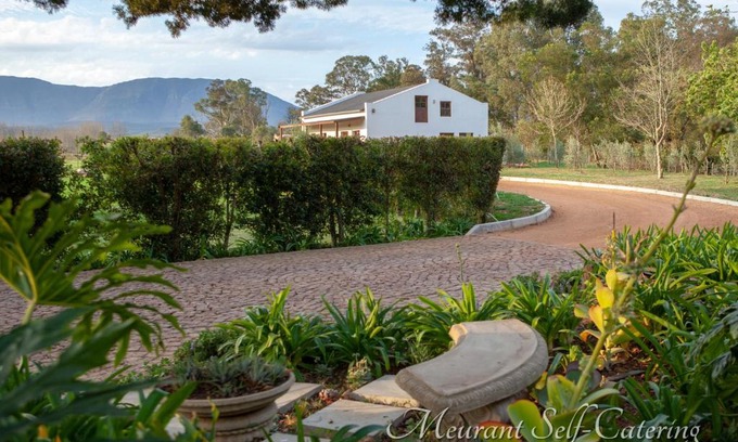 Riversdale Villa | Family-Friendly Meurant Self Catering Cottage with Kitchen