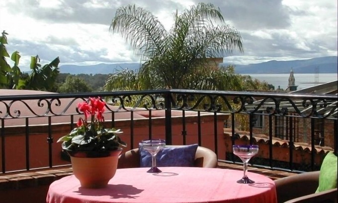Ajijic House | Experience Tranquility at Mexican Sunrise House: 10/10 Rated