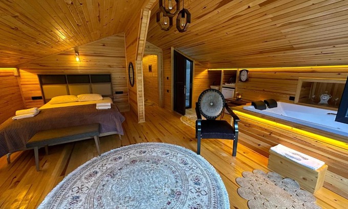 Camlihemsin Apartment | Relax at Meydan Şelale Apart with Hot Tub & Family Amenities