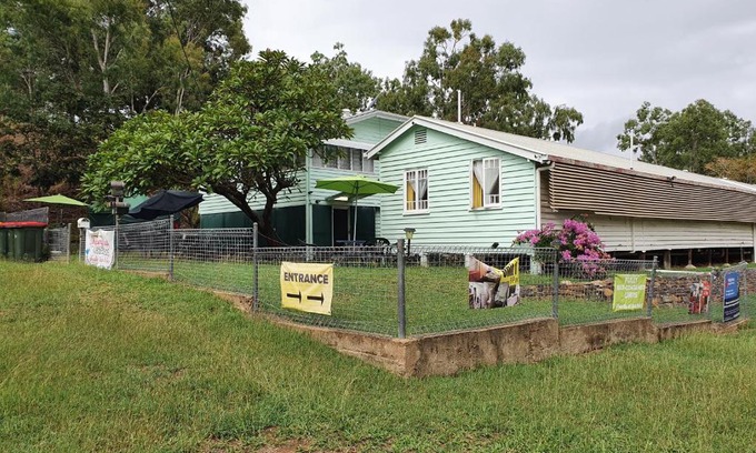 Mount Morgan Apartment | Pet-Friendly Meyenburg Units with Breakfast & Accessibility