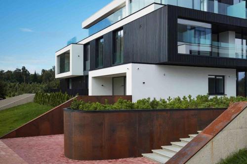 Mezaparks Apartment | Elegant Mezapark Design Apartments: 4-Star, Guest Rated 10/10
