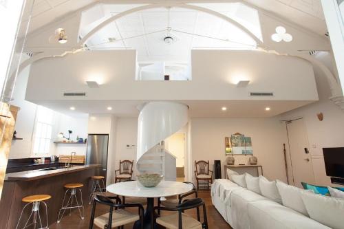 Bondi Junction Apartment | Discover Mezzanine Magic at Bondi Junction, Hosted by L'Abode
