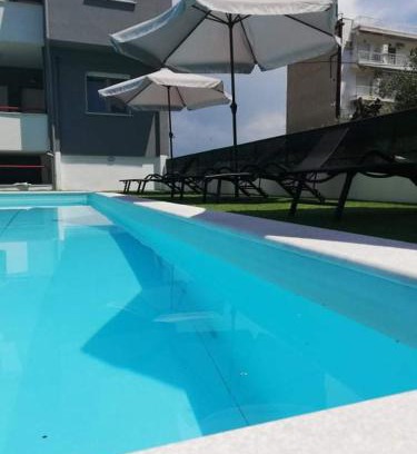 Nea Iraklitsa Apartment | Experience MGE House with Pool and Oceanfront Bliss
