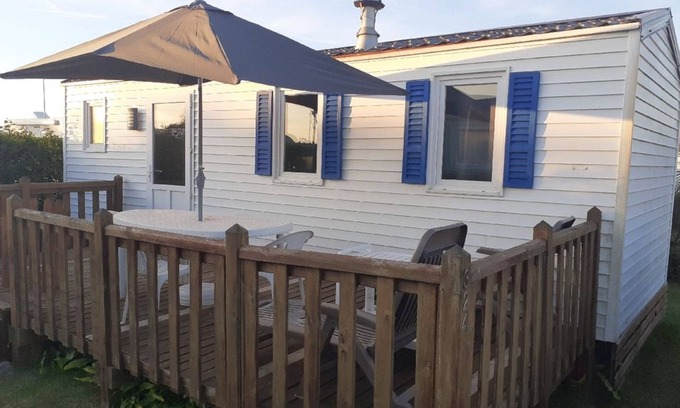 Ravenoville House | Relax at Mh 2 Chbres: Beachfront Retreat in Ravenoville