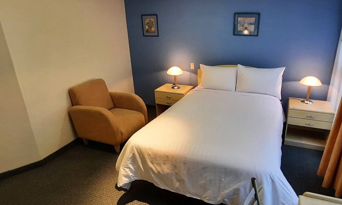 Gonzalez Suarez House | Central MH Suite Standard with Breakfast & Accessibility