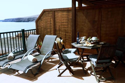 Playa Quemada Apartment | Family-Friendly Retreat at Mi Barquito for Memorable Stays