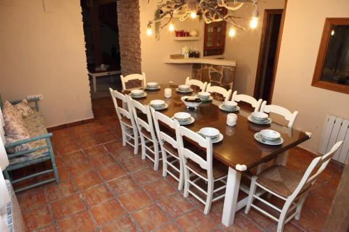 Candeleda House | Discover Mi Capricho de Candeleda: Pet & Child Friendly Stay