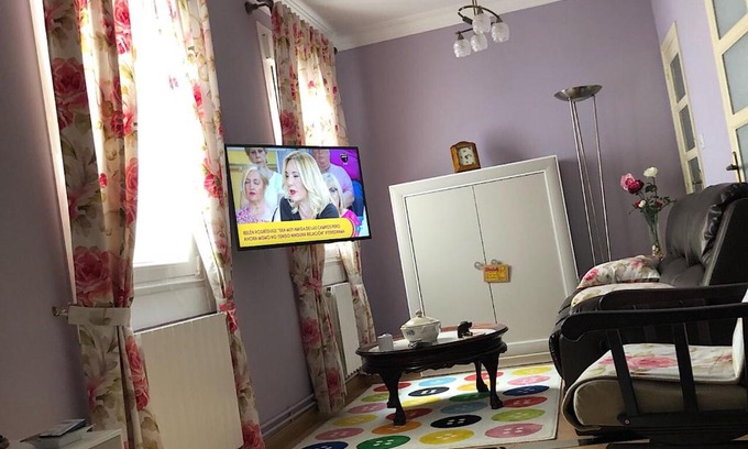 Lugo Apartment | Guest Rated 9.5: Family-Friendly Mi Casa Dos Awaits
