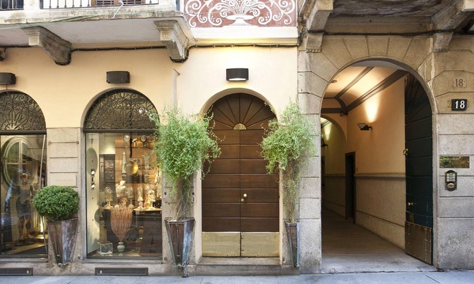 Brera Apartment | Accessible Retreat at Fiori Chiari 20 with Breakfast