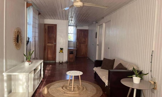 La Cruz House | Cozy Retreat at Mi Posada - Pet and Child Friendly Stay