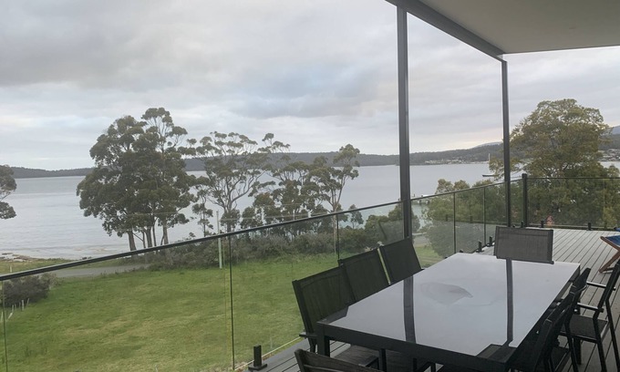 Southport Apartment | Experience Ocean Views at Mi Tall Story in Southport