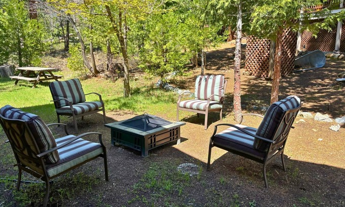 Mi-Wuk Village House | Mi Wuk Abode: Ideal for Groups, Enjoy Large Deck & Firepit