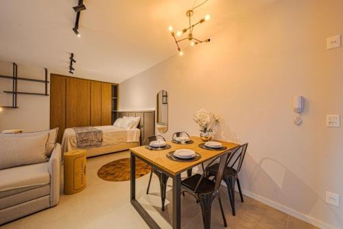 Anita Garibaldi Apartment | Discover 603 Mingus: A Premier Stay with Pool & Kitchen