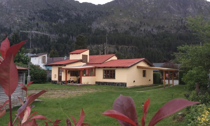 Lago Puelo House | Discover Mia Chinita: Pet Friendly with Perfect 10/10 Rating
