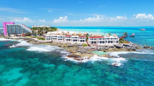 Centro - Supmza 001 Resort | Relax at Mia Reef Isla Mujeres Cancun All Inclusive Resort