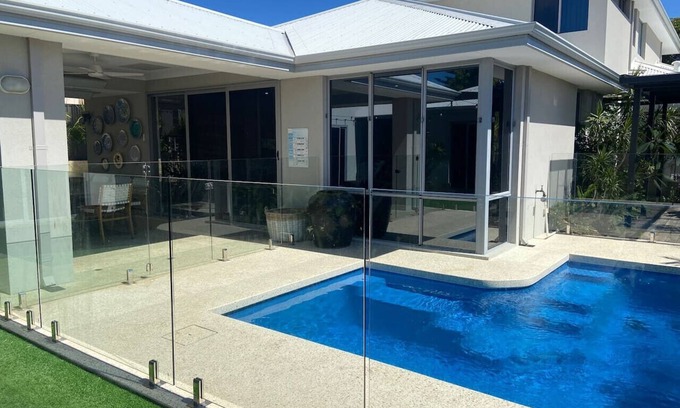 Melville House | Elegant Home with Private Pool and Ocean View Retreat