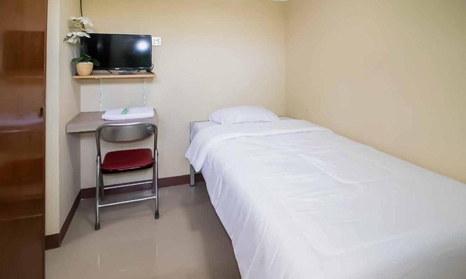 Jakarta Utara House | Budget-Friendly Miana Ancol Residence Mitra RedDoorz Stay