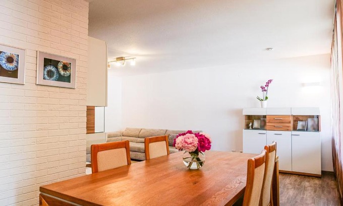 Sindelfingen House | Explore Miaos Private Room with Kitchen Amenities