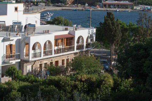 Lipsoi Apartment | Pet-Friendly Michalis Studios with Excellent 9.2 Rating
