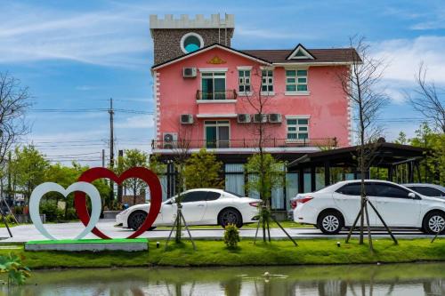 Wujie Bed & Breakfast | Discover Michelin Castle: Highly Rated Yilan Homestay Retreat