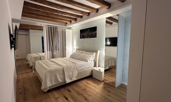 Cannaregio Apartment | Indulge in the MICHELIN PALACE SUITE - Guest Rated 10/10