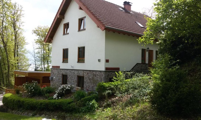 Schindeldorf House | Cozy Michels Room with Breakfast and Hot Tub Amenities