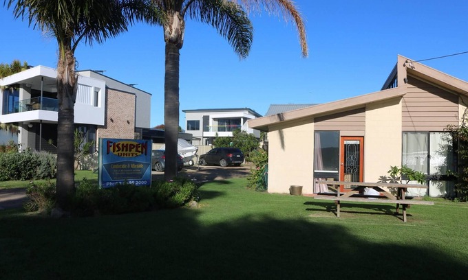 Merimbula Cabin | Discover Mishas Fishpen Retreat: Family-Friendly Escape