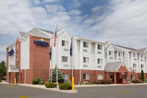 Roseland Hotel | Budget-Friendly Stay at Microtel by Wyndham South Bend