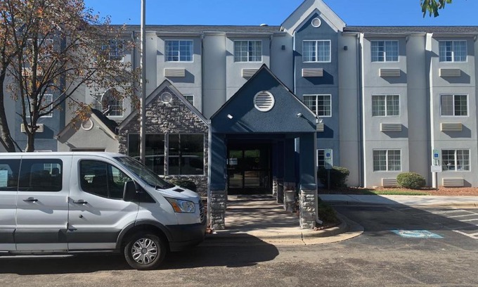 Toddville Road Hotel | Convenient Microtel Inn by Wyndham Near Charlotte Airport