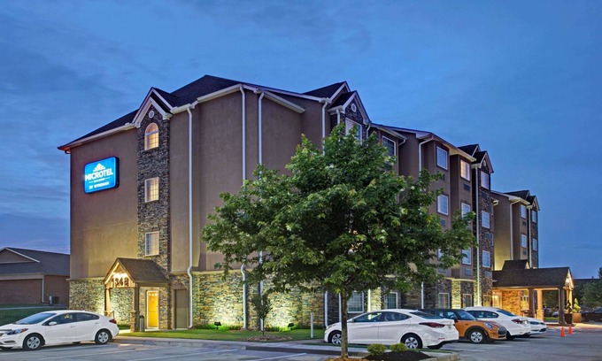 Cartersville Hotel | Convenient Microtel Inn & Suites with Breakfast & Spa