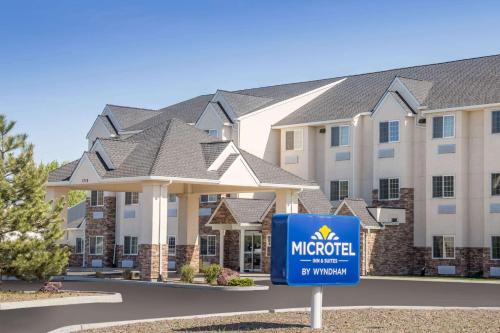 Klamath Falls Hotel | Cozy Microtel Inn & Suites: Pet-Friendly with Ocean Views