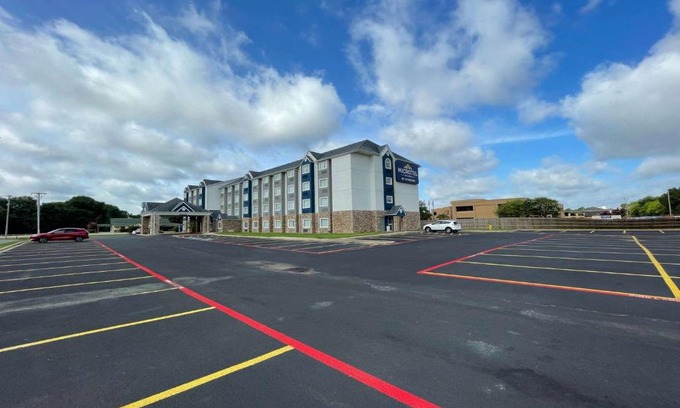 Bossier City Hotel | Pet-Friendly Microtel Inn & Suites in Bossier City