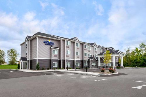 Farmington Hotel | Top-Rated Microtel Inn & Suites: Pet-Friendly Comfort