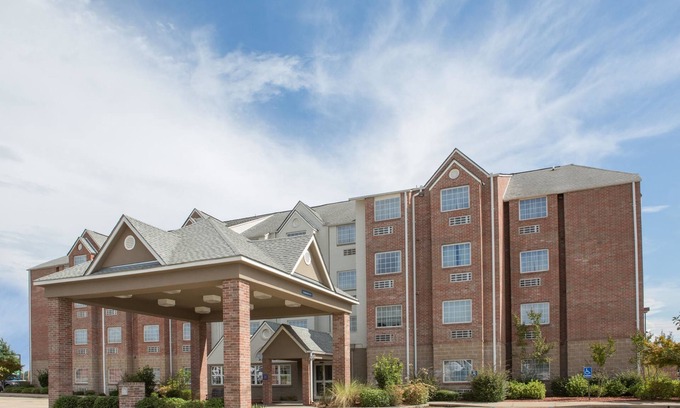 Hattiesburg Hotel | Comfort and Convenience at Microtel Inn & Suites Hattiesburg