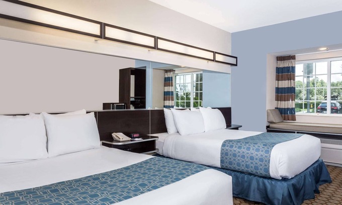 Spring Hill Hotel | Top-Rated Microtel Inn & Suites Near Weeki Wachee Attractions