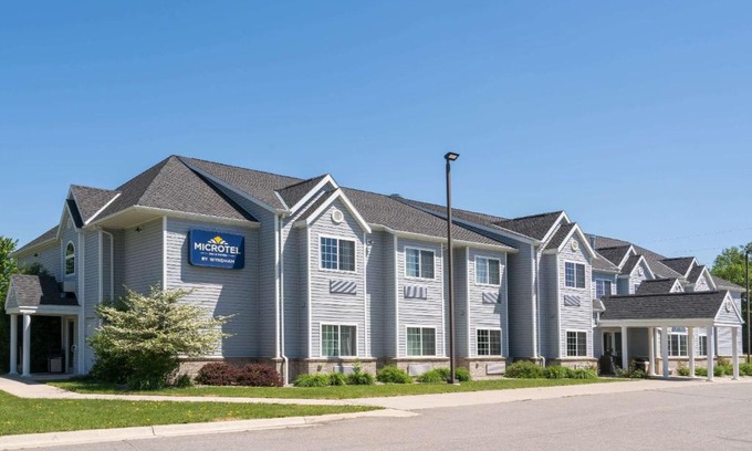 Springfield Hotel | Premier Microtel Inn & Suites: Family-Friendly Retreat