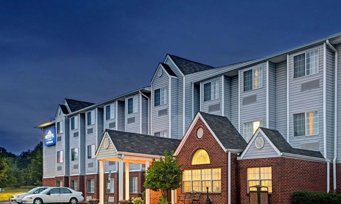 Barium Springs Hotel | Comfortable Microtel Inn & Suites: Family-Friendly Stays