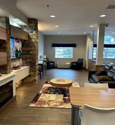 Lynchburg Hotel | Pet-Friendly Microtel Inn & Suites: Comfort for Everyone