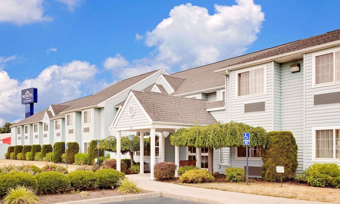 Wellsville Hotel | Enjoy Comfort at Microtel Inn & Suites by Wyndham Wellsville