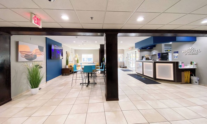Columbia Hotel | Comfortable Microtel Inn & Suites near Fort Jackson, SC