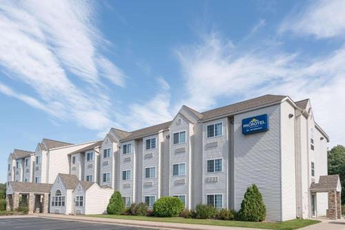 Rice Lake Hotel | Wheelchair Accessible Microtel Inn & Suites in Rice Lake